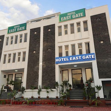 Dazzling East Gate Hotel Agra  Exterior photo